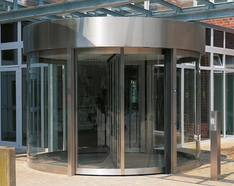 Frontansicht Karusselltür